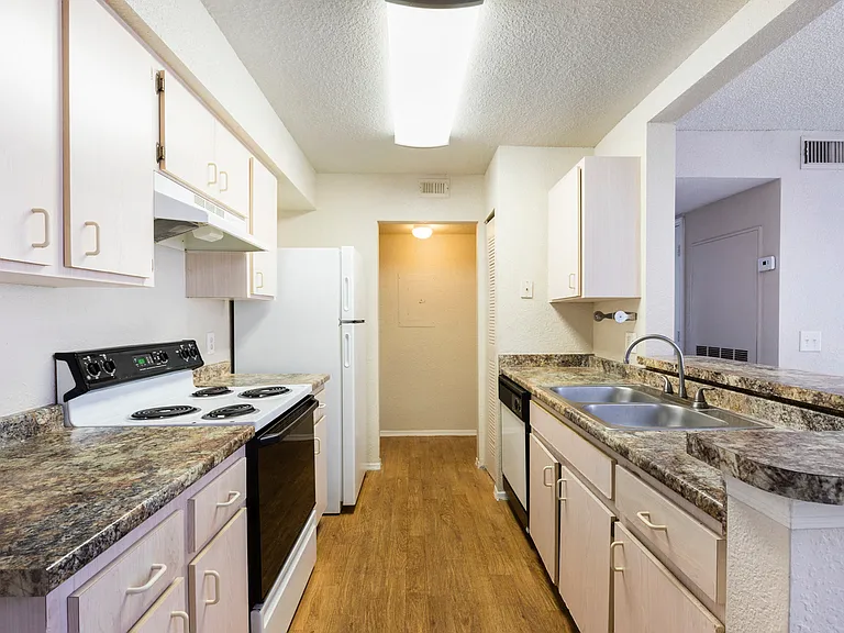 Pemberly Palms Apartment Homes — Photo 24