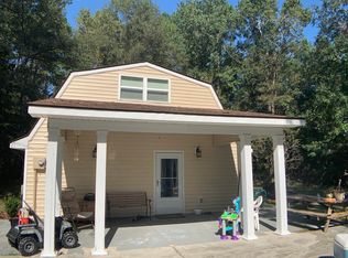 227 Barister Ln, Cottageville, SC 29435