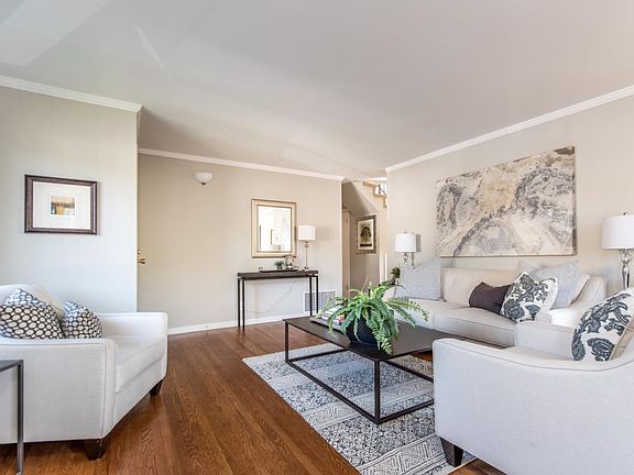 5th image of 1011 Villa Ave