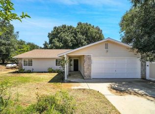 1069 Hillcrest View Ln, Fallbrook, CA 92028