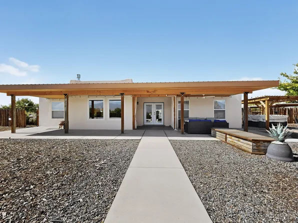 126 Mikaela Rd, Corrales, NM 87048