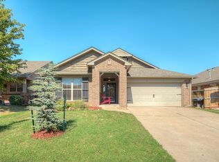 915 Eaglerock Ln, Norman, OK 73069
