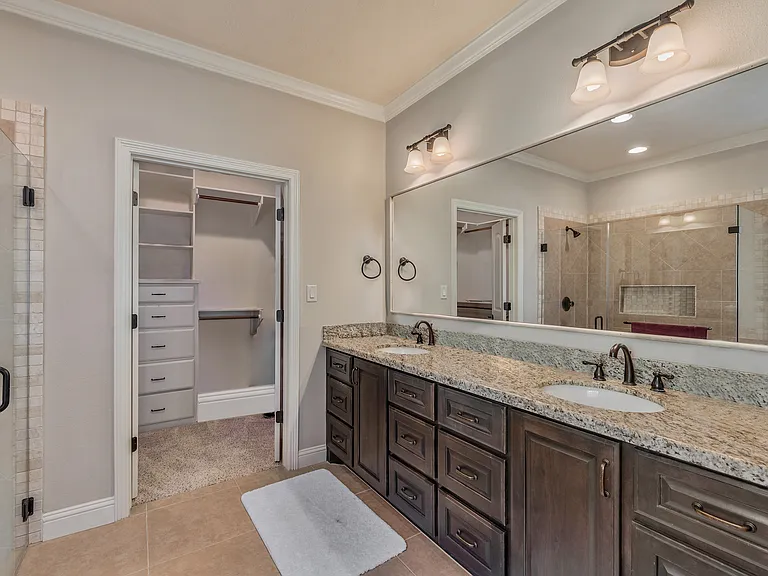8200 Carters Cv — Photo 18