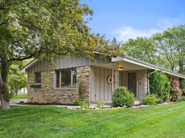 6196 North River Trail DRIVE, Milwaukee, WI 53225