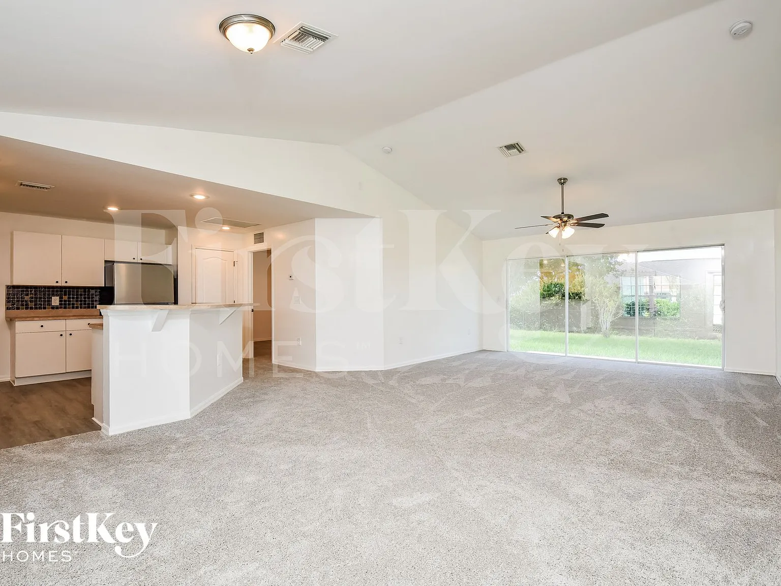 3 bed, 2.0 bath, 1418 sqft, $1,660 — Photo 4