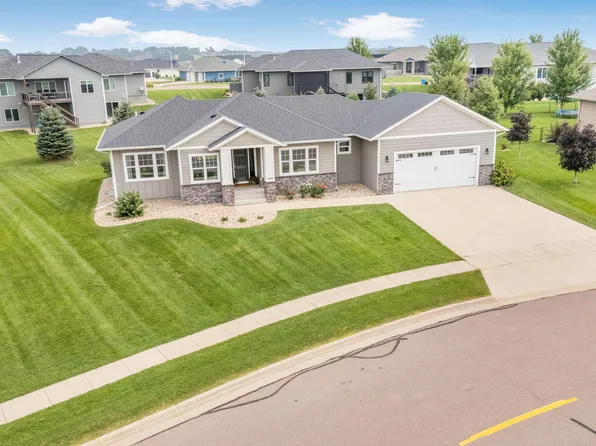 8400 E Willow Wood St, Sioux Falls, SD 57110