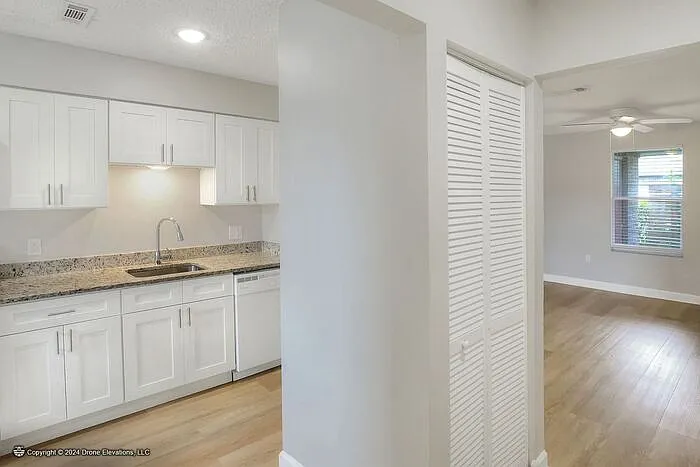 Building Photo - 2120 Cabernet Ct