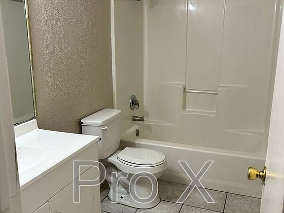 5th image of 1605 Juniper Cir #C