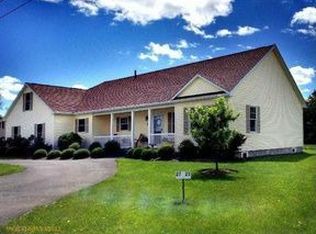 27 Fieldstone Dr, Oakland, ME 04963