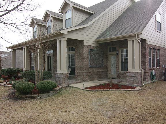 3rd image of 1547 Parkside Cir