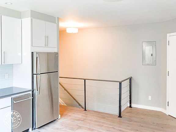 4th image of 326 Starr St APT 1F