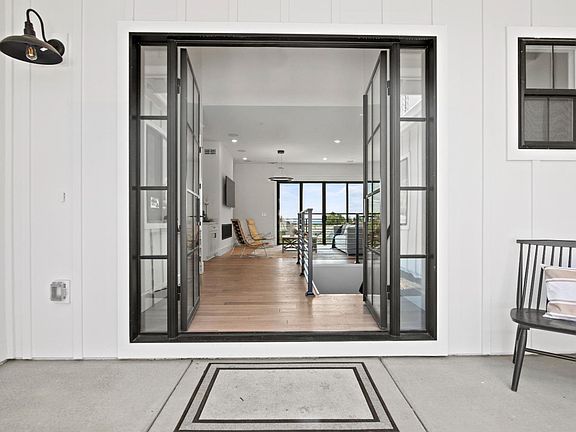3rd image of 3792 Saint Andrews Drive