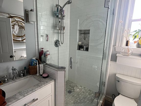 3rd image of 5 Ellwood St #3