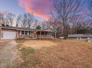 2191 Lone Wolf Dr, Cuba, MO 65453