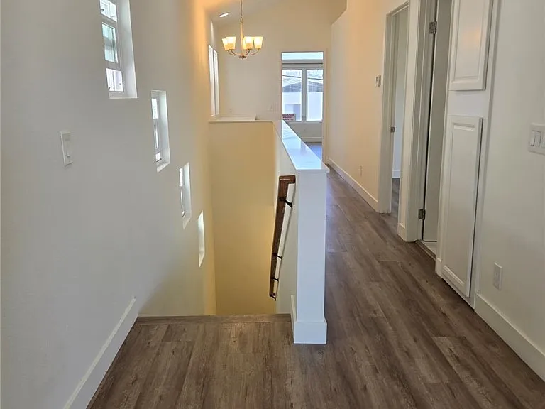 1812 W Balboa Blvd — Photo 2