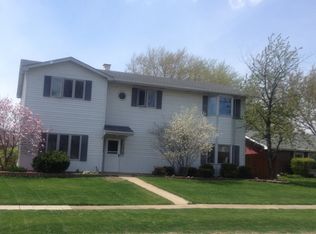 1510 Kingsdale Rd, Hoffman Estates, IL 60169