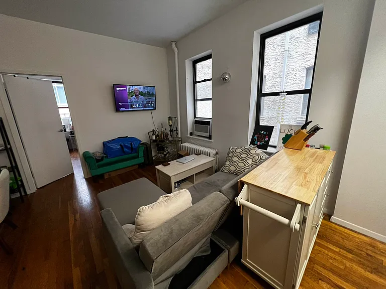 217 E 33rd St #2RE — Photo 4