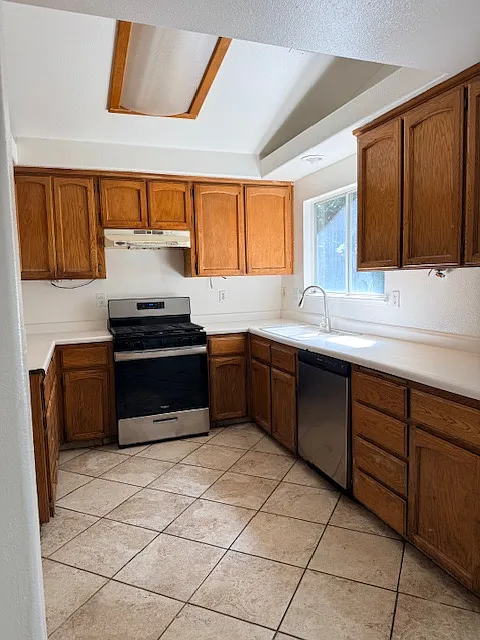 3 bed, 1401 sqft, $1,895 — Photo 4