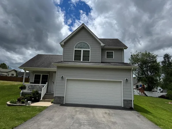 119 Hickory Ave, Daniels, WV 25832