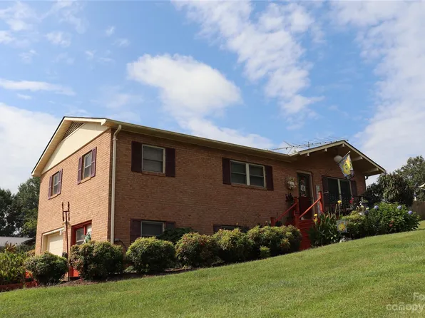 4546 Magnolia Ln, Hudson, NC 28638