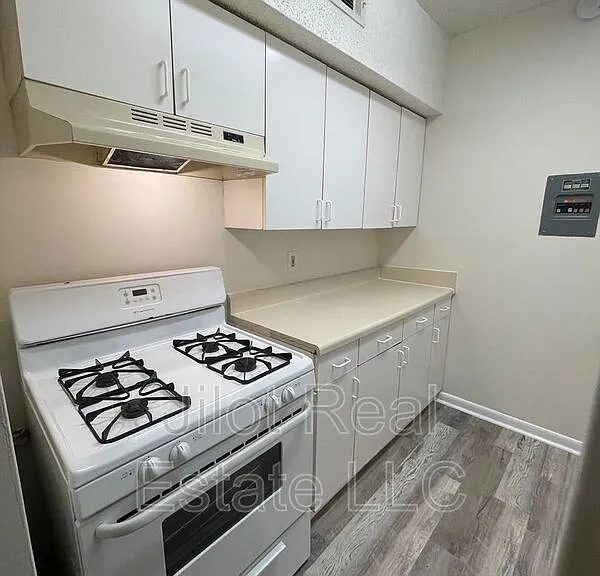 496 Holderness St SW #18 — Photo 2