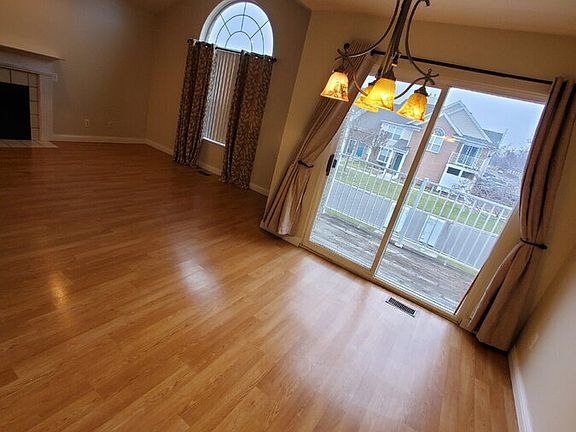 5th image of 46217 Allenton Dr #6