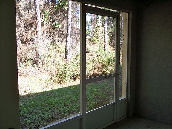 3rd image of 21 Eton Ln