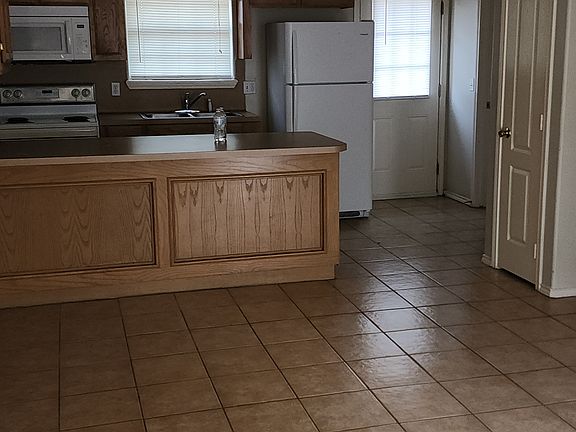 4th image of 803 N Cross Ln APT 1