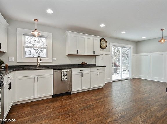 5th image of 22762 Lakeshore Dr