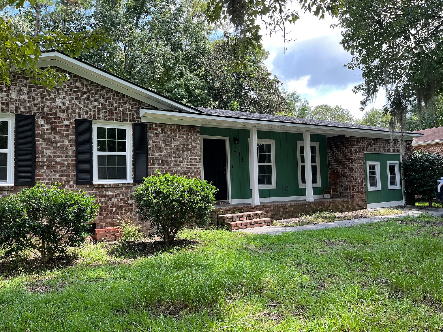 4 bed, 1310 sqft, $2,050 — Photo 2