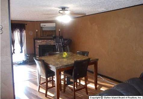 5th image of 48 Arrowood Ct