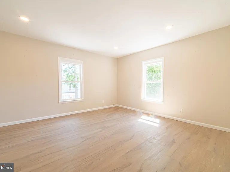 730 E Montrose St #2 — Photo 5