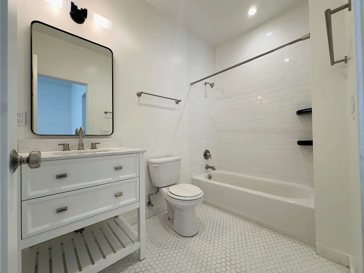 1 bed, $2,900 — Photo 2