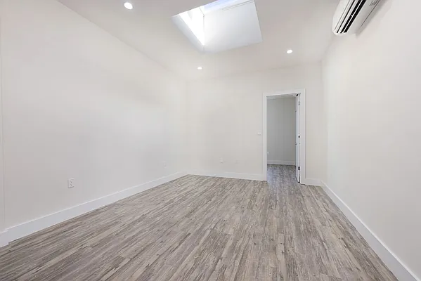 Rented by Bold New York | media 1