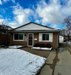 28029 Elmdale St, Saint Clair Shores, MI, 48081