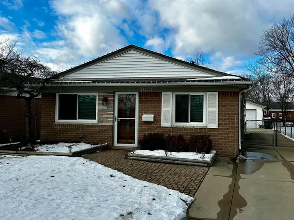 28029 Elmdale St, Saint Clair Shores, MI 48081