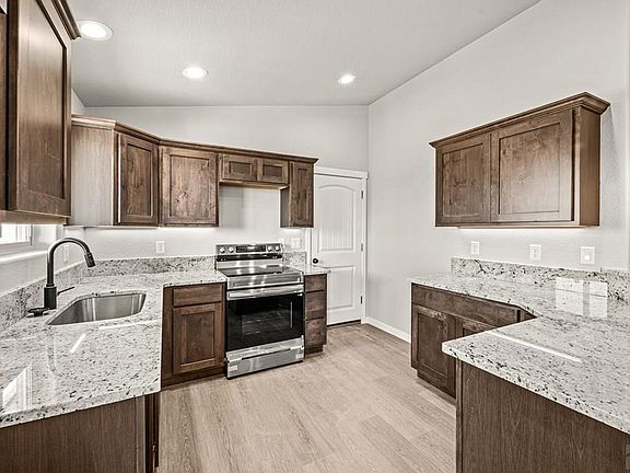 5th image of 268 N Purcell Blvd