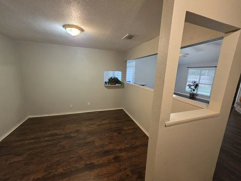 10003 Leamington Dr — Photo 12