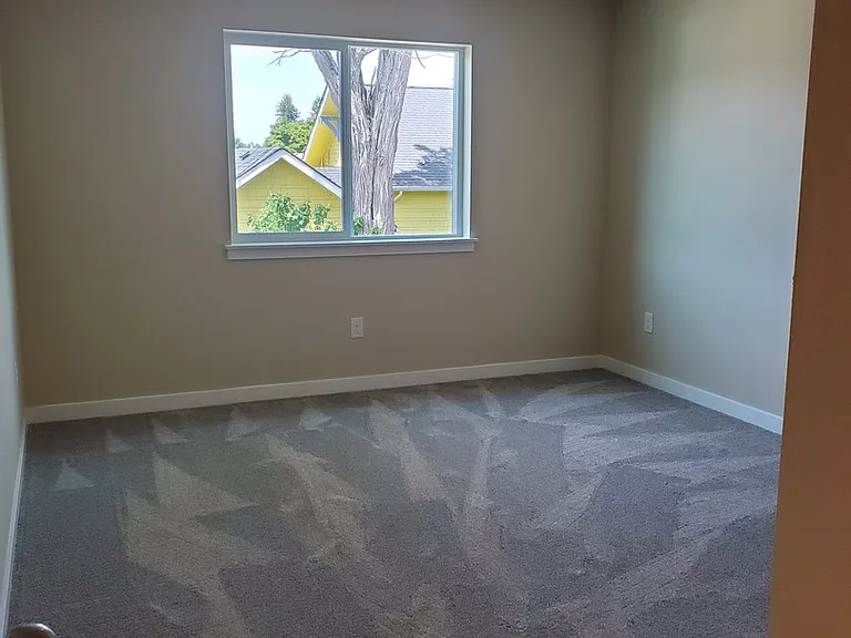 1917 Ahlers Ave — Photo 14
