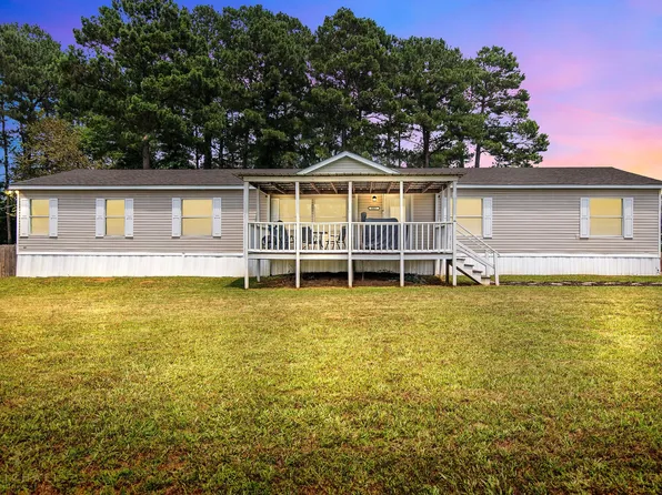 8425 Woodlands Trl, Greenwood, LA 71033