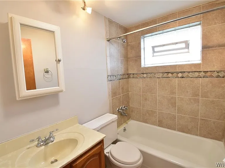 28 Mallory Rd #3 — Photo 9