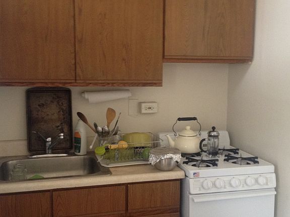 2nd image of 4426 N Wolcott Ave APT 2C
