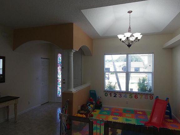 2nd image of 657 SE Strait Ave
