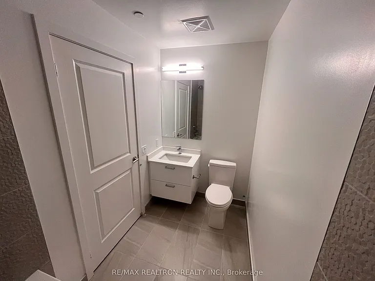 30 Upper Mall Way #2108 — Photo 15