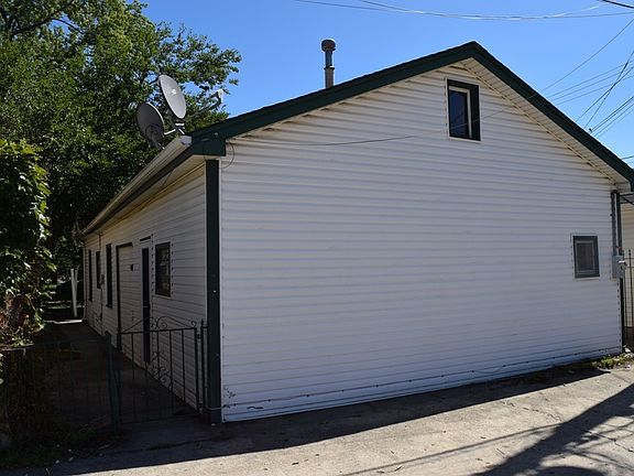 3rd image of 3618 N Plainfield Ave