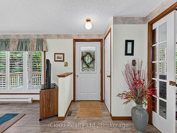 4th image of 20 Mactavesh Cres