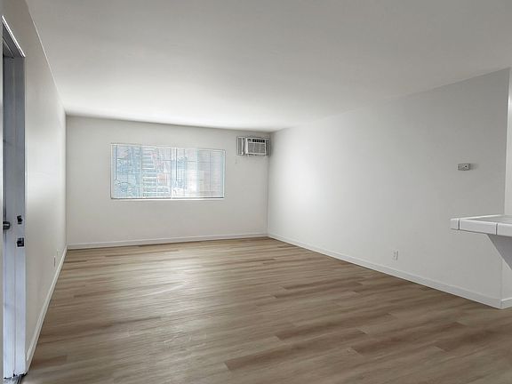 3rd image of 1381 Temple Ave APT 1