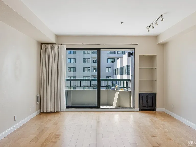 601 Van Ness Ave #406 — Photo 10