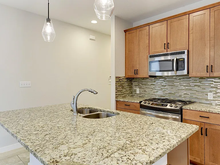 2204 Schriber St #B — Photo 12