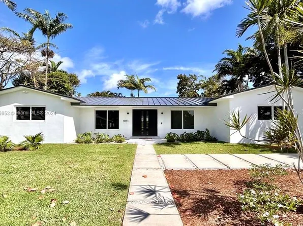 1901 NE 211th St, Miami, FL 33179
